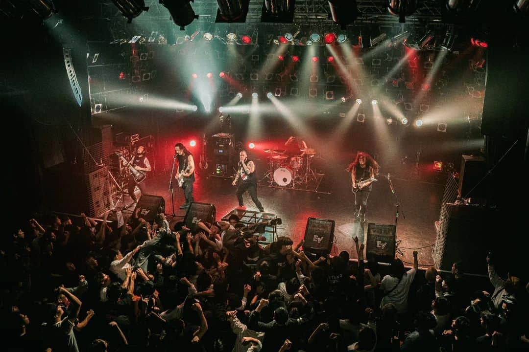 Crystal Lakeさんのインスタグラム写真 - (Crystal LakeInstagram)「Nagoya was amazing. Thank you for hosting #CrystalLake . We will return soon. Be sure to check out our next tour dates and ticket links within our profile. Merch store is also live. 乾杯 🫗💋🤘  📷: @seijiro243 #OneFamily」10月7日 16時56分 - crystallake777