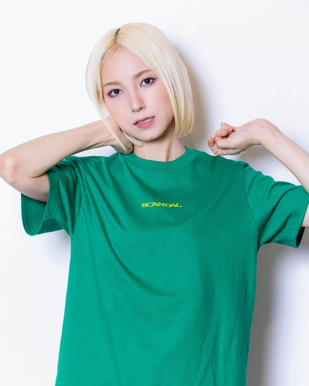 SCANDALさんのインスタグラム写真 - (SCANDALInstagram)「SCANDAL TOUR 2023 『感謝祭vol.2』GOODS  感謝祭 vol.2 Tシャツ GREEN SIZE:S/M/L/XL ※写真はSサイズ着用 ¥3,850  designed by @naganoteppei photo by @k_amirin_photo #scandal #SCANDAL_感謝祭」10月7日 16時56分 - scandal_band_official