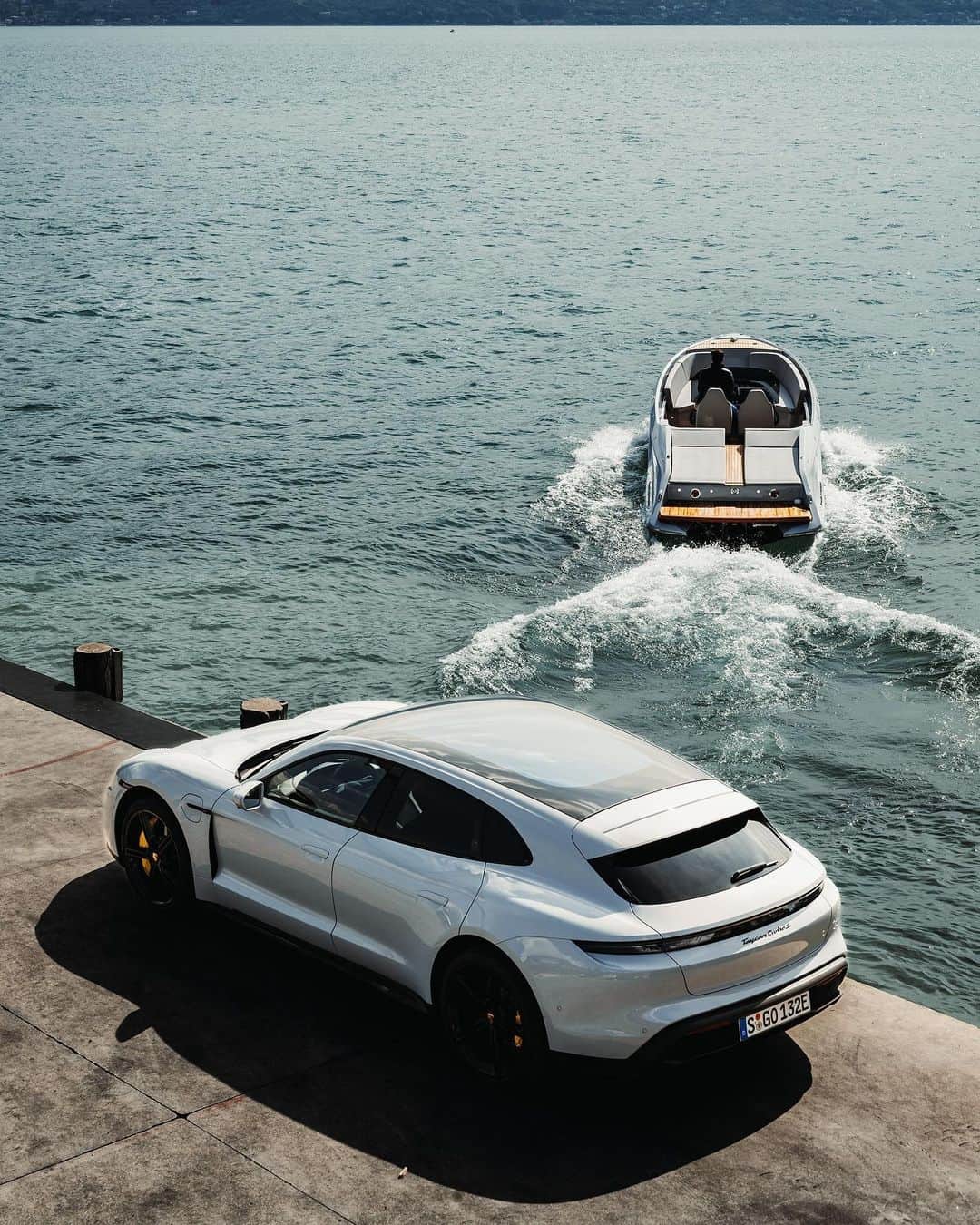 Porscheさんのインスタグラム写真 - (PorscheInstagram)「Where would you drop anchor first? Meet the @frauscherboats × Porsche 850 Fantom Air — an electric sports boat that’s all about performance, design and sustainable innovation. __ Taycan Turbo S Sport Turismo: Electrical consumption combined in kWh/100 km:  24,0 - 22,6 (WLTP); Range combined in km:  430 - 456 (WLTP), Range City in km:  518 - 562 (WLTP); CO2 emissions combined in g/km: 0 (WLTP) I https://porsche.click/DAT-Leitfaden I Status: 10/2023」10月7日 17時01分 - porsche