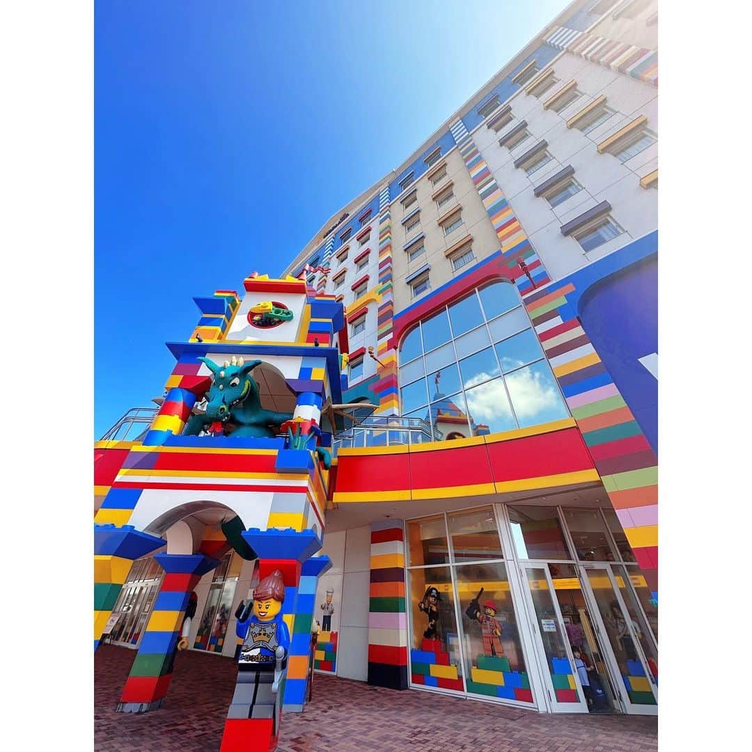 堀場美希さんのインスタグラム写真 - (堀場美希Instagram)「🌈💛❤️🧡💚🩵💙🩷💜  #レゴランド #LEGOLand  #レゴ #LEGO #レゴフレンズ #LEGOFriends #ペイズリー #Paisley  #夏の思い出 #summer 9,10枚目は全部レゴで作ってあるんだよ！」10月7日 17時20分 - miki_horiba212