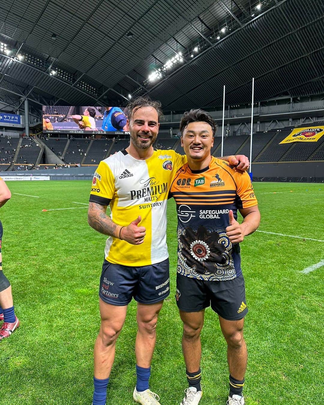 尾崎晟也のインスタグラム：「VS Brumbies @brumbiesrugby   いい経験、いい学び！ シーズンに向けて課題もたくさんあるし、もっとみんなで成長していこう！  札幌ドームも最高でした！ 応援ありがとうございました！  #sungoliath  #Brumbies #14」