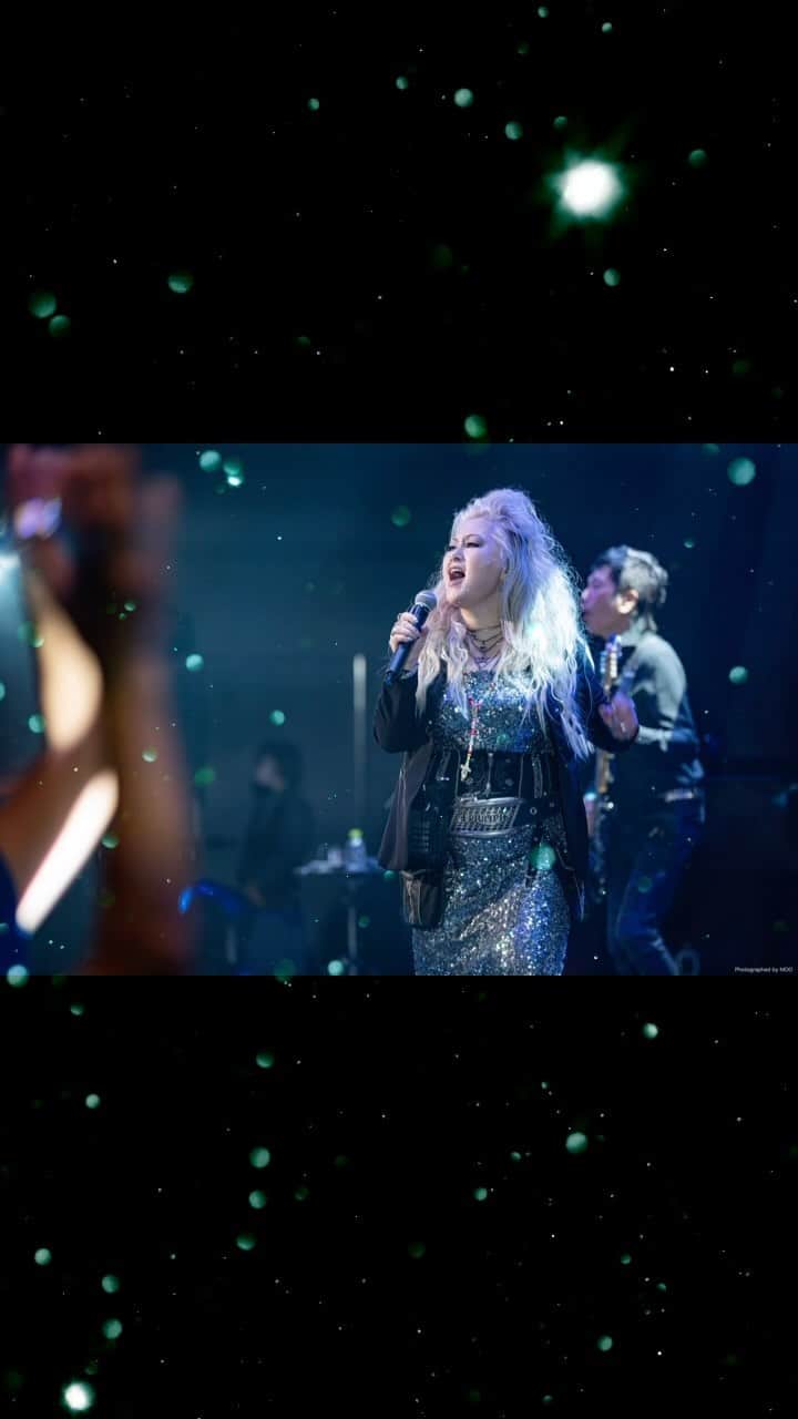 JILLのインスタグラム：「Billboard大阪 photo by moo  #10月03日billboardlive大阪 #10月29日REDROCKS #11月03日西条市ストーンハンマー #11月04日西条市こけら落とし  ———————————— #jillpersonz  #personz  #youtubepersonzチャンネル #note  #jillpersonz  #エアプレ #JILLプレ #ラジオ高崎 #三味線jill屋」