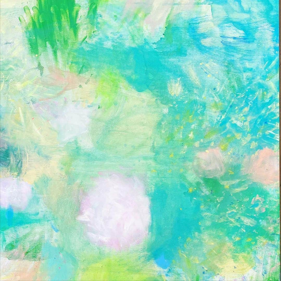 山崎美弥子のインスタグラム：「Painting of Flowers  花の絵。  #garden #shores #island #heavenly #miyakoyamazaki #山崎美弥子 #art #artiststudio #mala #contemporaryart #eternal #unconditional」