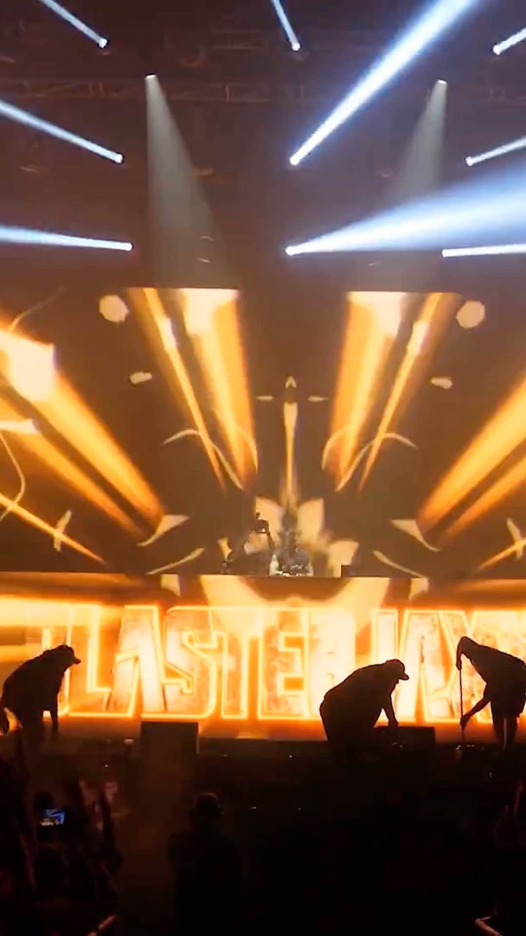 Spinnin' Recordsのインスタグラム：「Here's the iconic @blasterjaxx spinnin' the new @maxximizerec track @moji.music.au X @weareslicendice - Angel Eyes at Beats For Love 🔥 Enjoy this new banger out now everywhere!」
