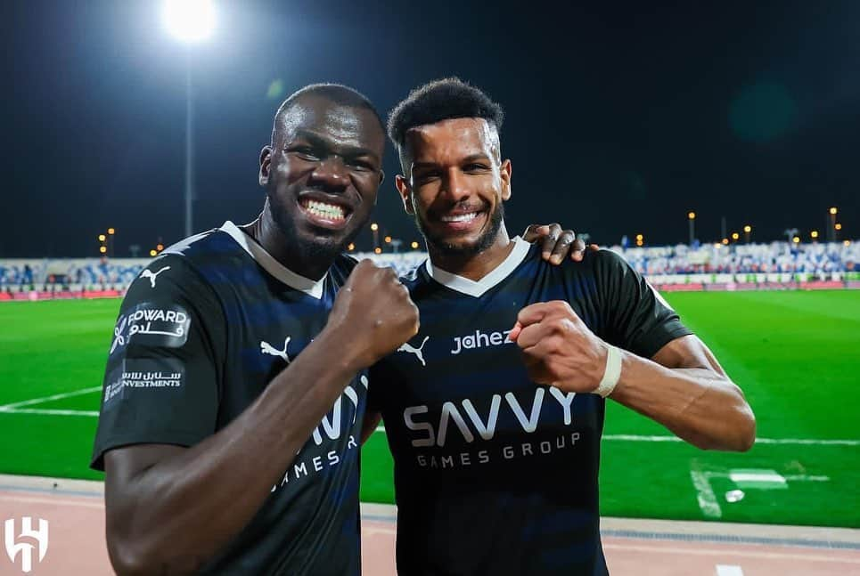 カリドゥ・クリバリのインスタグラム：「Well done everyone! 3 points, 3 goals and 4th clean sheet in a row 💪🏿  #Alokhdood_AlHilal 0-3  #RoshnSaudiLeague 💙 #KK」