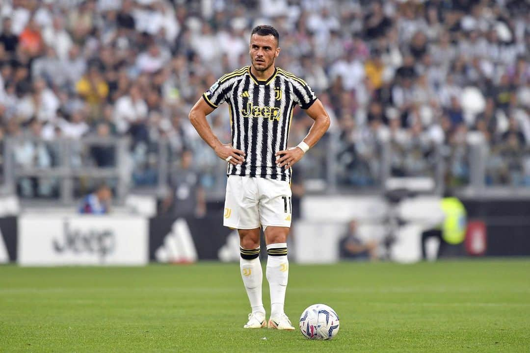 フィリップ・コスティッチのインスタグラム：「Derby win feeling ✌️🔥 Proud of the team! Torino é bianconera 🤍🖤  #JuveToro | #SerieA | #WSA」