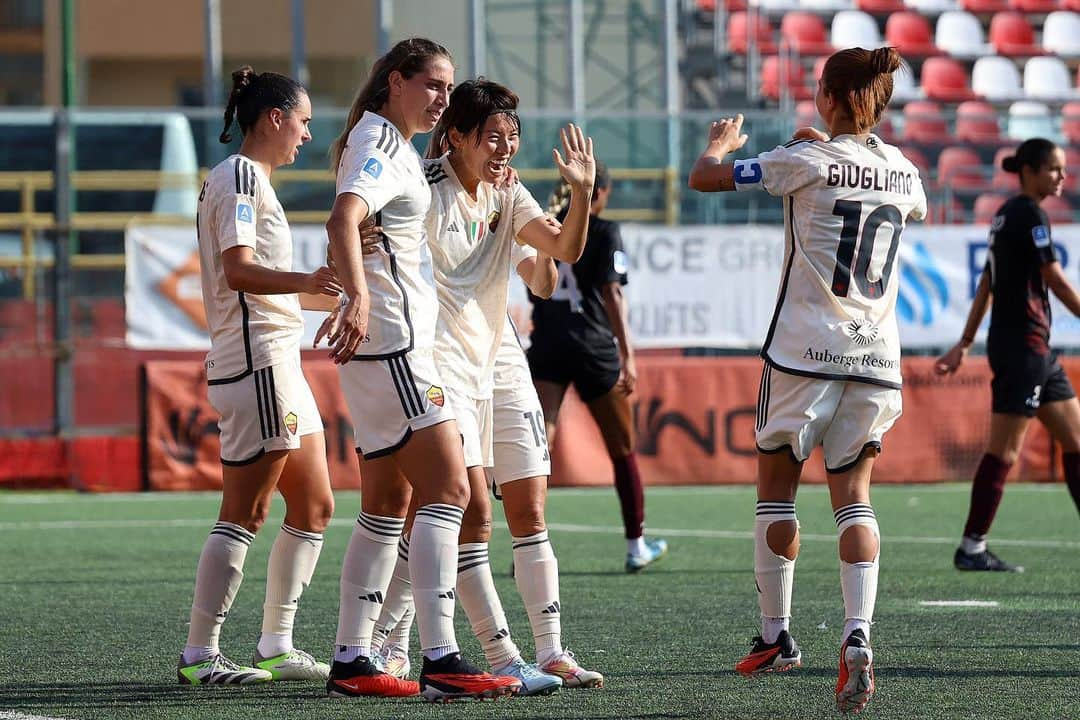 熊谷紗希さんのインスタグラム写真 - (熊谷紗希Instagram)「+3 points 💛❤️ @asromawomen  Focus on the next 🔥👊🏻 アウェーで重要な勝ち点3、そしてゴールもできて良かったです🙌🏻どんどんゴールも狙っていきます😝⚽️ 次は水曜日🆑💪🏻またいい準備をしていきます👍🏻  #感謝 #背番号は8 #そろそろ覚えてね」10月8日 3時54分 - kumagai1017