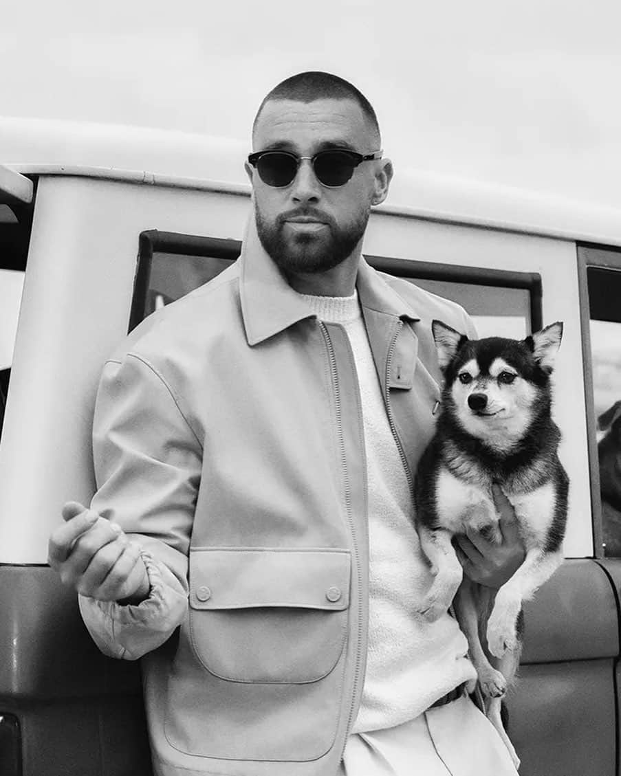 オリバーピープルズのインスタグラム：「#TravisKelce wears Cary Grant 2 Sun for @VanityFair. ⁠ Photo: @nickrileybentham⁠ Style: @mrdanielmay」
