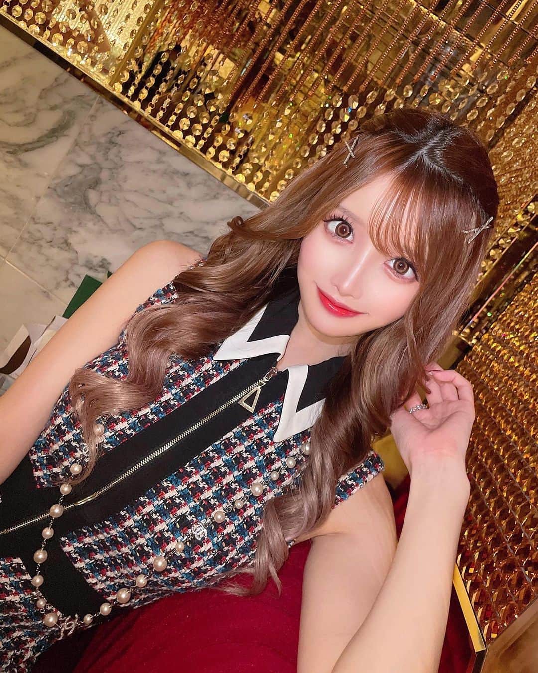 のインスタグラム：「今日の髪型可愛かった🤍🪄  #歌舞伎町#歌舞伎町キャバ嬢 #桜咲乃愛ヘアメ#巻き下ろし」