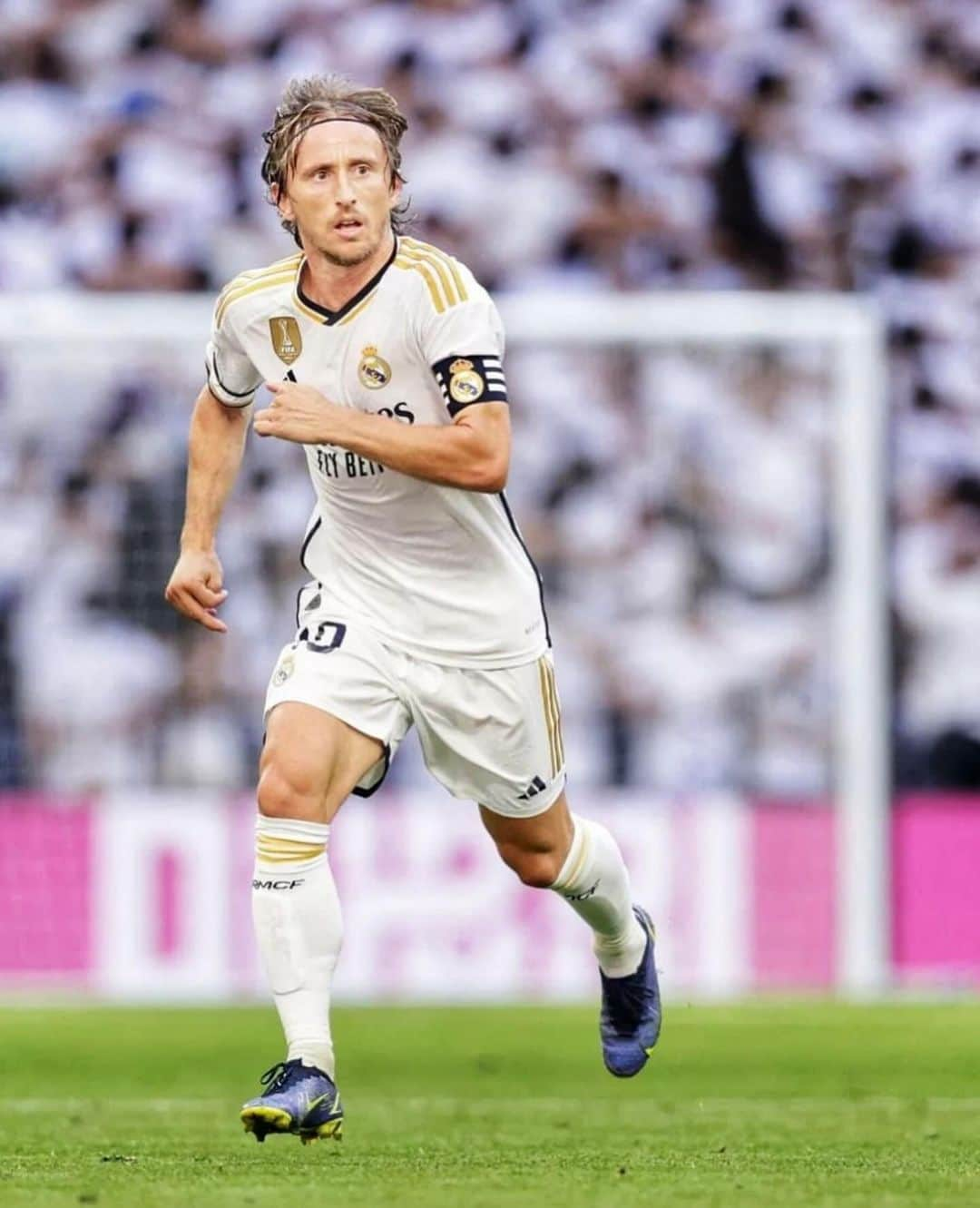 ルカ・モドリッチさんのインスタグラム写真 - (ルカ・モドリッチInstagram)「Great game from the team! 🙌🏻💪🏻 #HALAMADRID」10月8日 4時04分 - lukamodric10