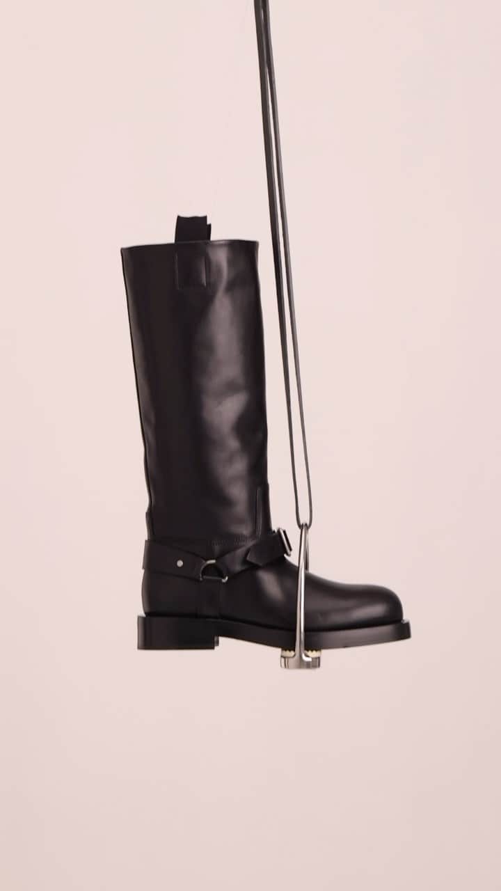 Burberryのインスタグラム：「Saddle #Burberry」