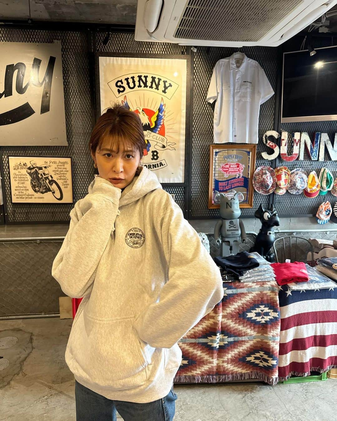 木村沙織さんのインスタグラム写真 - (木村沙織Instagram)「. 4th anniversary scone sweat. フーディータイプは裏起毛⛄️🔥 ( 2XL着用 )」10月7日 19時14分 - saoriiiii819