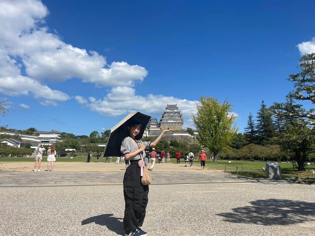 横道侑里のインスタグラム：「姫路早乗りメンバーで少し観光しました♡︎ʾʾ  ゆいなちゃんファミリー行きつけのラーメン屋さんおいしかったなぁ！！  #姫路　#姫路城  #姫路観光　 #ラーメン　#ずんどう屋」