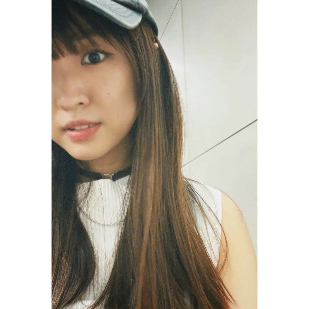 のインスタグラム：「＊ ややぱっつん。  #film #前髪 #🍂」