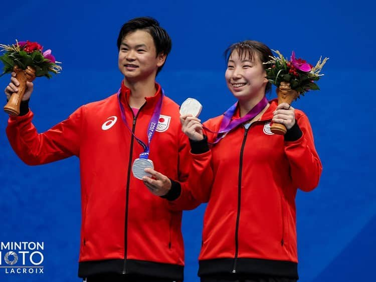 東野有紗さんのインスタグラム写真 - (東野有紗Instagram)「アジア大会🥈 一歩ずつ前進。 悔しい結果に終わってしまったけど、ここまで戦い抜けた事は自分たちにとって大きな糧になりました。 まだまだ強くなれる！！そう思った大会でした。どんな時も強い気持ちを持って頑張ります。 常に、周りの方々への感謝の気持ちを忘れず、初心の気持ちを忘れず。 たくさんの応援ありがとうございました😊💐  #アジア大会 #ワタガシ　 @badmintonphoto_official」10月7日 19時24分 - aripei.meee