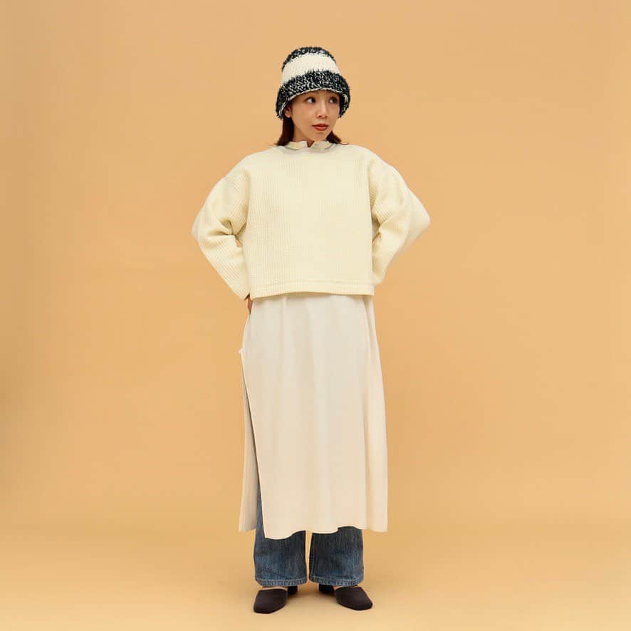 BEAMS JAPANさんのインスタグラム写真 - (BEAMS JAPANInstagram)「BEAMS JAPAN ORIGINAL COLLECTION 2023 AUTUMN & WINTER 2nd delivery 10.13（Fri）  RELEASE ！  “Made in JAPAN”に拘ったオリジナルウェアを 3名の〈BEAMS JAPAN〉スタッフが私服を加えて、 秋冬コレクションの新作でスタイリング。  日々のワードローブに加えたくなるような、 着る人の毎日に寄り添ったデザインのアイテムをご用意。 一着で自分らしさを表現できる、 大胆かつ繊細なディテールはどれも必見です。  〈BEAMS JAPAN〉でしか手にできない一着をぜひ。 ＿＿＿＿＿＿＿＿＿＿＿＿＿＿＿＿  ※現在公式オンラインショップで販売中、 またはご予約を承っている商品はタグ付けをご覧ください。 タグ付けのない商品は、販売・ご予約を開始しましたら、 随時タグを追加します。 ※〈BEAMS JAPAN〉以外の着用アイテムは私物の為、 お問い合わせはご遠慮ください。 ＿＿＿＿＿＿＿＿＿＿＿＿＿＿＿＿  @beams_official @beams_japan @beams_japan_shibuya @beams_japan_kyoto  #beams #beamsjapan #beamsjapan3rd」10月7日 19時28分 - beams_japan