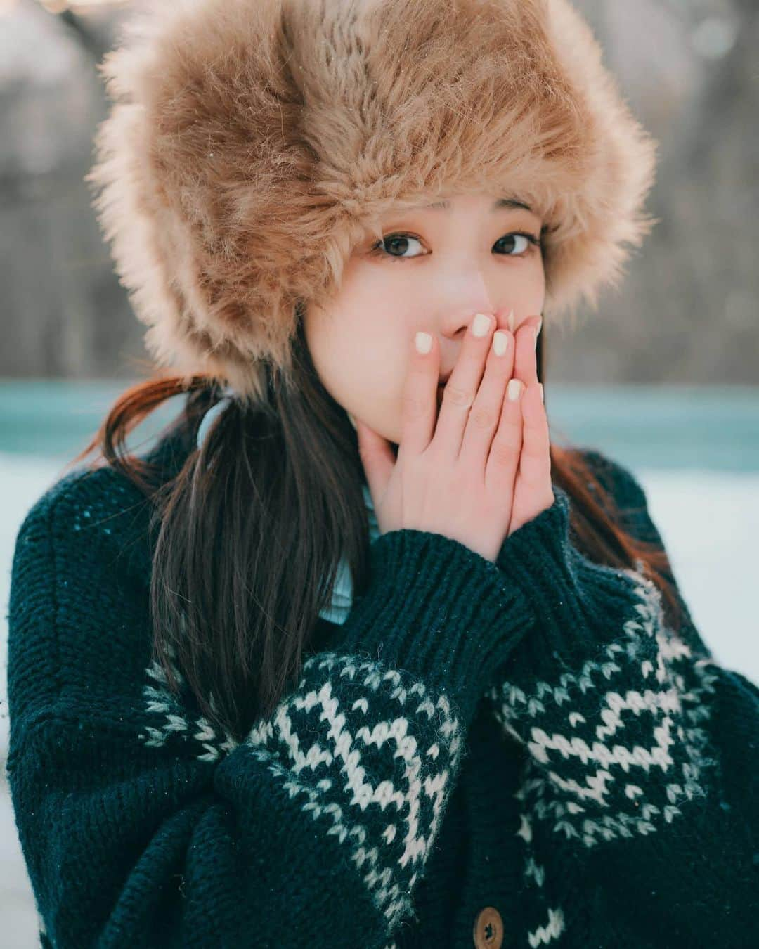 中村里帆のインスタグラム：「雪の中での撮影憧れてた❄︎  📷@ke___ke______  💄@ksyknk  👗@nozomi_koba」