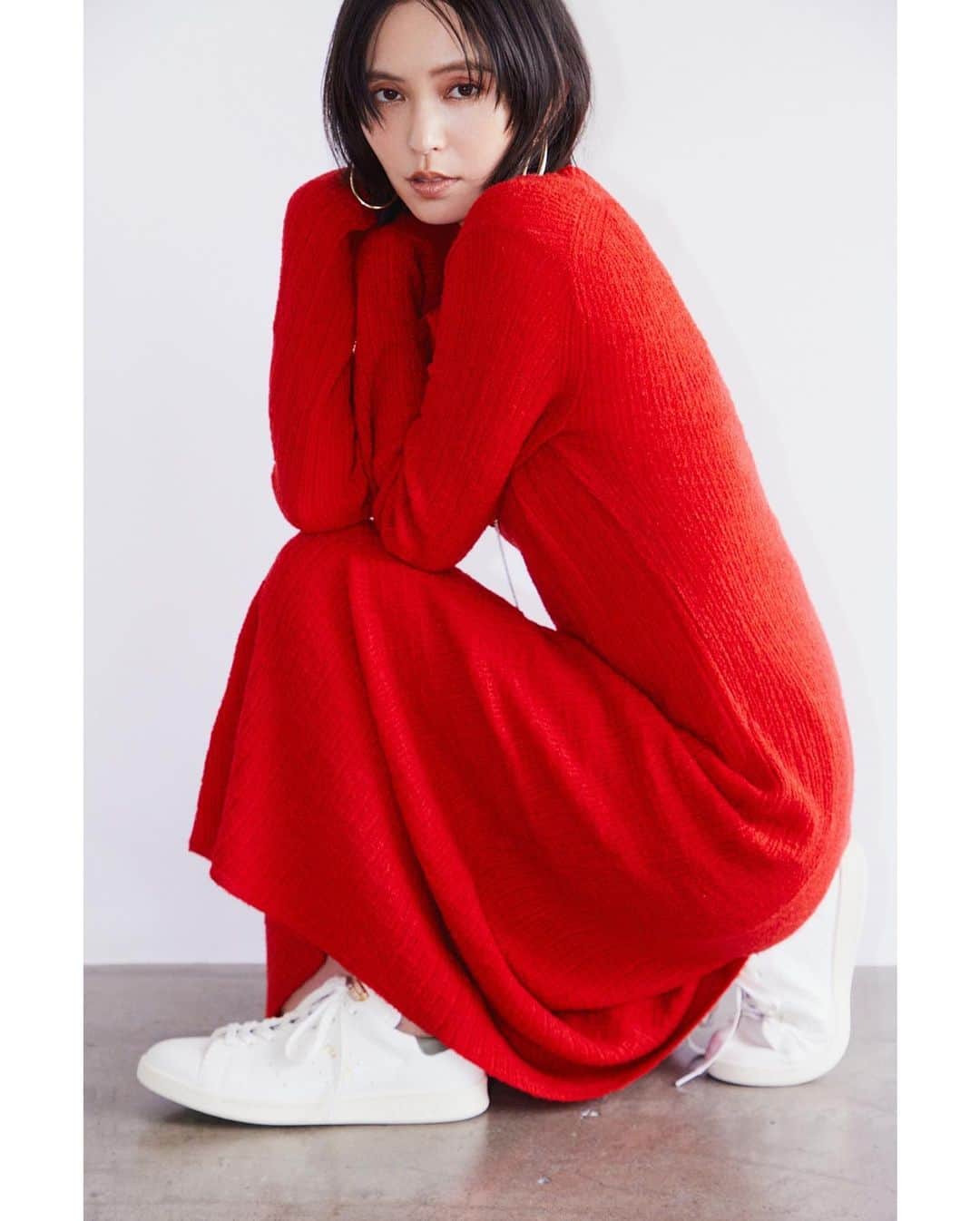 BEAUTY&YOUTH UNITED ARROWSさんのインスタグラム写真 - (BEAUTY&YOUTH UNITED ARROWSInstagram)「人気スタイリスト百々 千晴さんに、この秋取り入れるべき8つのルールを聞きました。  スタンダードなアイテムを 旬なカラーやバランスで、 おしゃれに着こなす方法とは。 百々さんのスタイリングによる ビューティー＆ユースの新作を、 モデル比留川 游さんがしなやかに纏います。     詳しくは、特集ページをチェック！    Stylist… @dodo_chiharu  Model… @mileyuuuuu  #beautyandyouth  #ビューティーアンドユース  #unitedarrows  #ユナイテッドアローズ #百々千晴 #比留川游 #大人カジュアル #着こなし #秋コーデ  —BY STORE ACCOUNT— WOMEN @beautyandyouth_women_store」10月7日 19時44分 - beautyandyouth_official