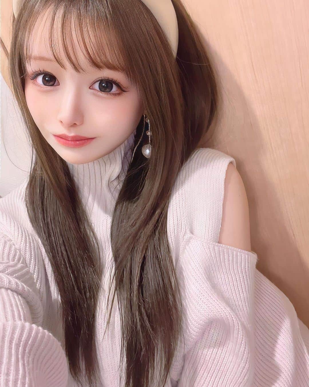 愛月颯花のインスタグラム：「今日はまつげパーマやってからお店に そのまま来たから早い時間からいるよ🥰！  連絡ください✨ 救世主様お待ちしてます\( ˆoˆ )/」