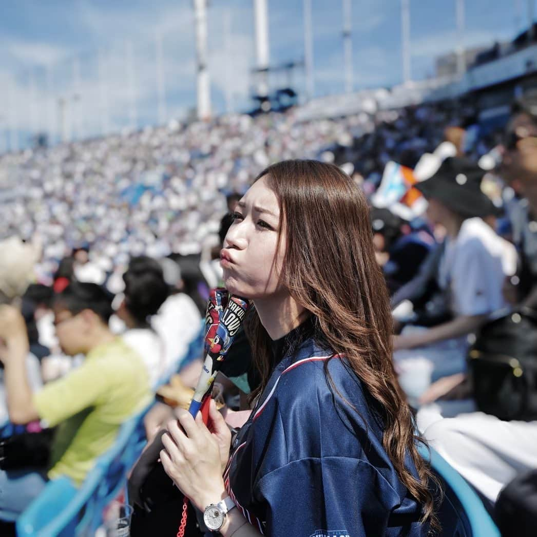 穂川果音さんのインスタグラム写真 - (穂川果音Instagram)「来年まで待ち遠しい、、⚾️ 球場で飲むじんレモン、、🍺  #神宮球場」10月7日 19時40分 - hokawakanonn