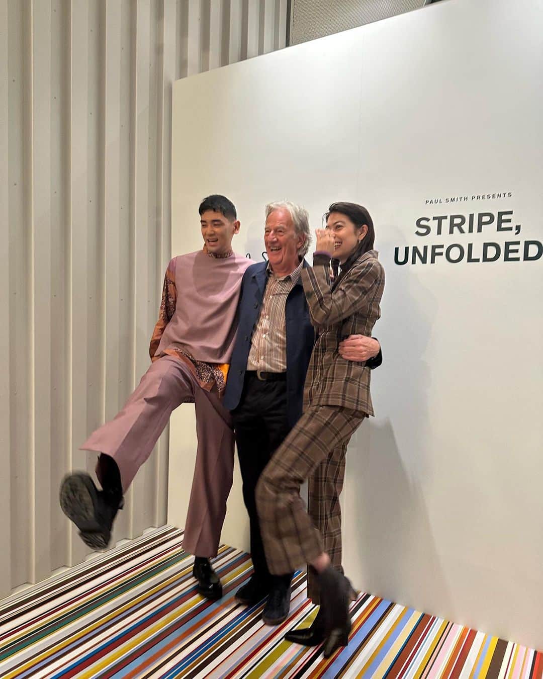 UTAさんのインスタグラム写真 - (UTAInstagram)「“Stripe, Unfolded” at Bank Gallery for @paulsmithjapan   reunited with @paulsmith after nearly 3 years since walking in Paris! Goofy, playful times with Mr. Smith glad to have gotten the chance to reconnect in Tokyo!  w/ @hikari   hm: @kenjitoyota  styling: @yoppy0105   #paulsmith #stripeunfolded」10月7日 20時01分 - utauuu
