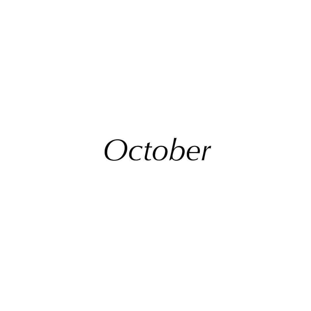 井手口瑞歩さんのインスタグラム写真 - (井手口瑞歩Instagram)「. 10月になりました🍁 急に寒くなって秋本番って感じ🤎 １年で１番秋が好きだから嬉しい☺️ だがしかし今月は出だしがあんまり良くない🥲 でもあんまり良くない日だったなと思っても 振り返ってみたら良くないことにばっかりに 気がとられて良い事に気付けてなかったりする😂 だから毎日今日の良いことは何だったかなって 振り返って今日もHAPPYだった！と思って 寝るようにしてます💕 毎日の目標は１日１回は声を出して笑う事❤︎ 笑う門には福来るって本当だと思うなあ🫶🏻 何だか長々となりましたが 今月も楽しんでまいりましょう🔥 . #10月 #october #神奈月」10月7日 20時01分 - mizuho.04