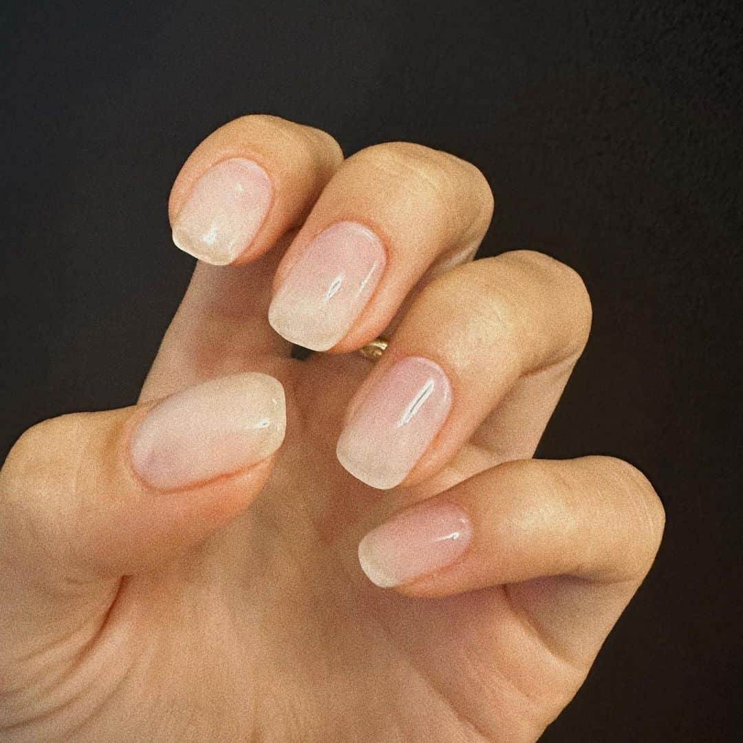 藤田美里のインスタグラム：「. . 乳  #selfnail」