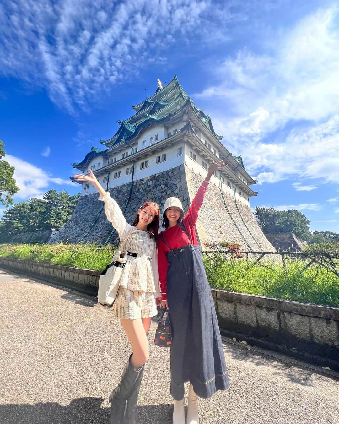 里菜さんのインスタグラム写真 - (里菜Instagram)「しゃちほこっ」10月7日 19時54分 - rina_crownpop