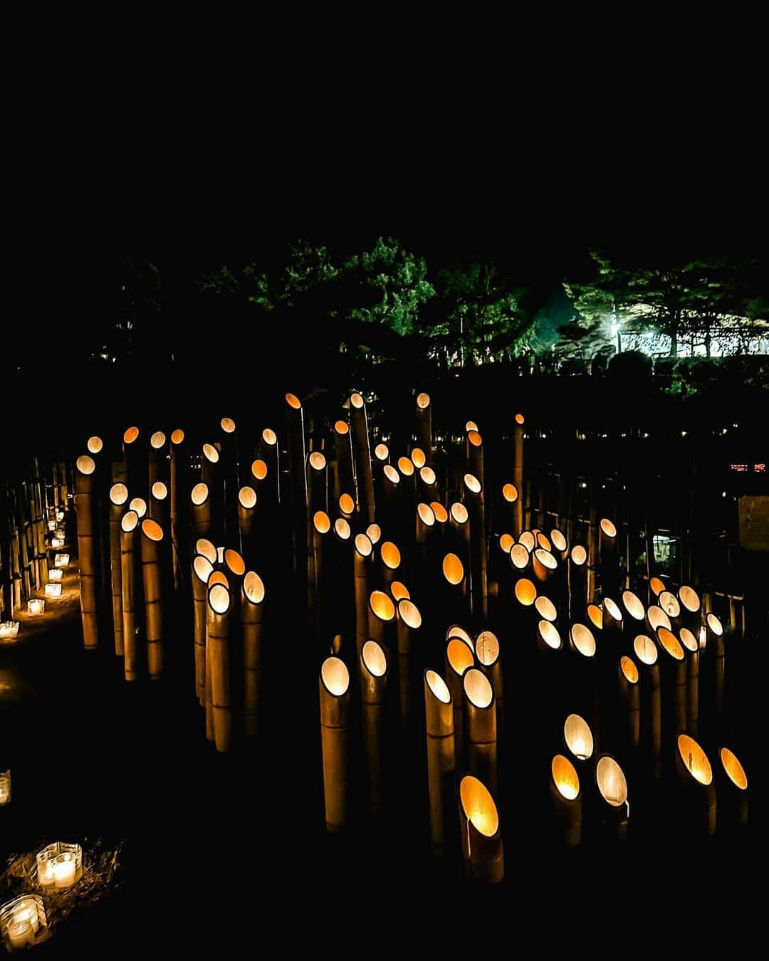 元木行哉のインスタグラム：「「灯花祭(とうかさい)」🕯️  @冠山総合公園   #灯籠  #灯 #灯り  #光市  #山口県」