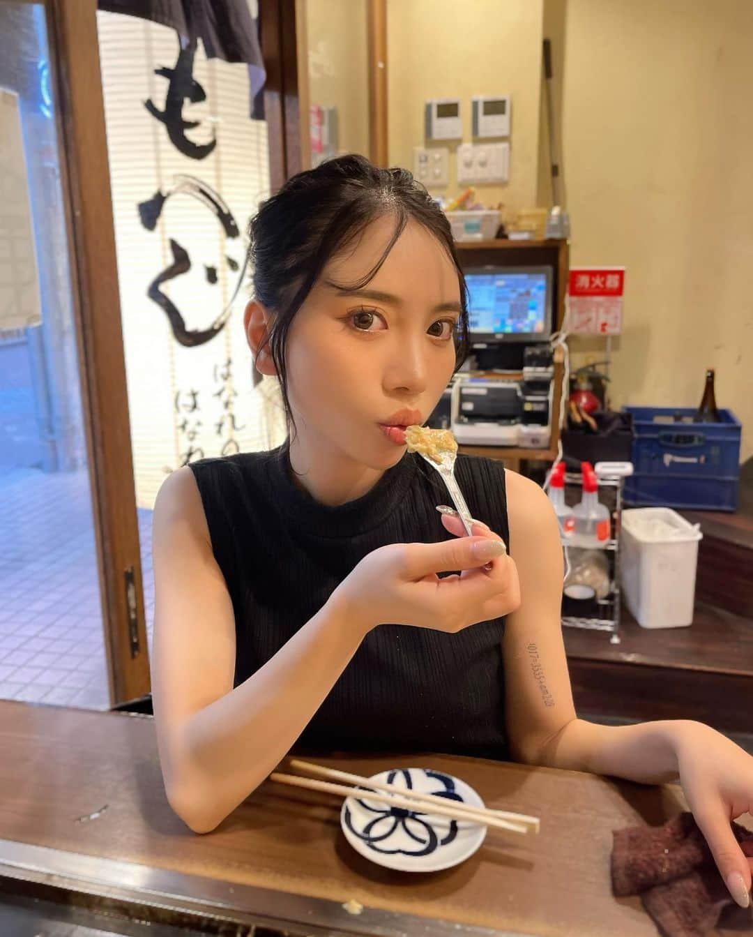 りえのインスタグラム：「ひっさびさにお友達とご飯した🩷 子連れだと難しいから我慢してた念願のもんじゃ🍺  母の休日幸せすぎたー✨  #もんじゃ#月島#月島もんじゃ#休日デート」