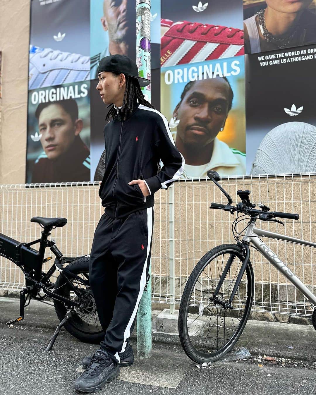 のインスタグラム：「#growaroundnewarrivals   POLO RALPH LAUREN COTTON INTERLOCK TRACK JACKET & PANTS ストレッチの効いたCOTTONのTRACK JKTとPANTSが入荷中です！！ BLACKとNAVYの2色展開です。 173cmでTOP SIZE M PANTS SIZE Mを着用しております。」