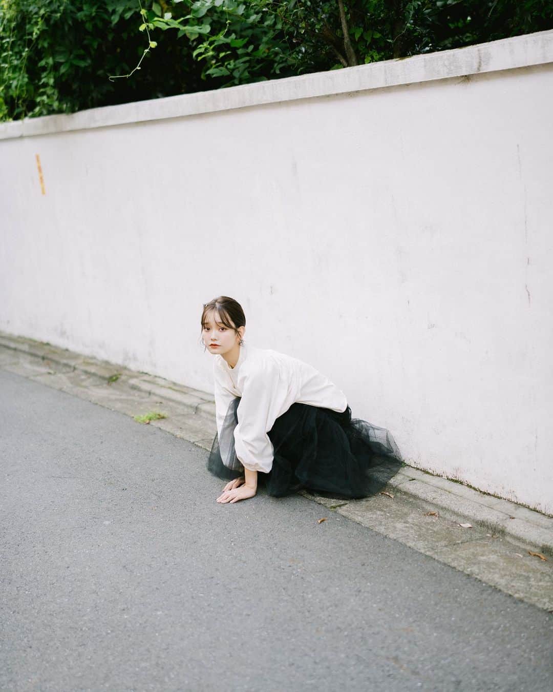 青戸しのさんのインスタグラム写真 - (青戸しのInstagram)「お散歩👟  もう冬の匂いがするね⛄️ . . . #portrait #portraitphotography」10月7日 20時09分 - aotoshino_02