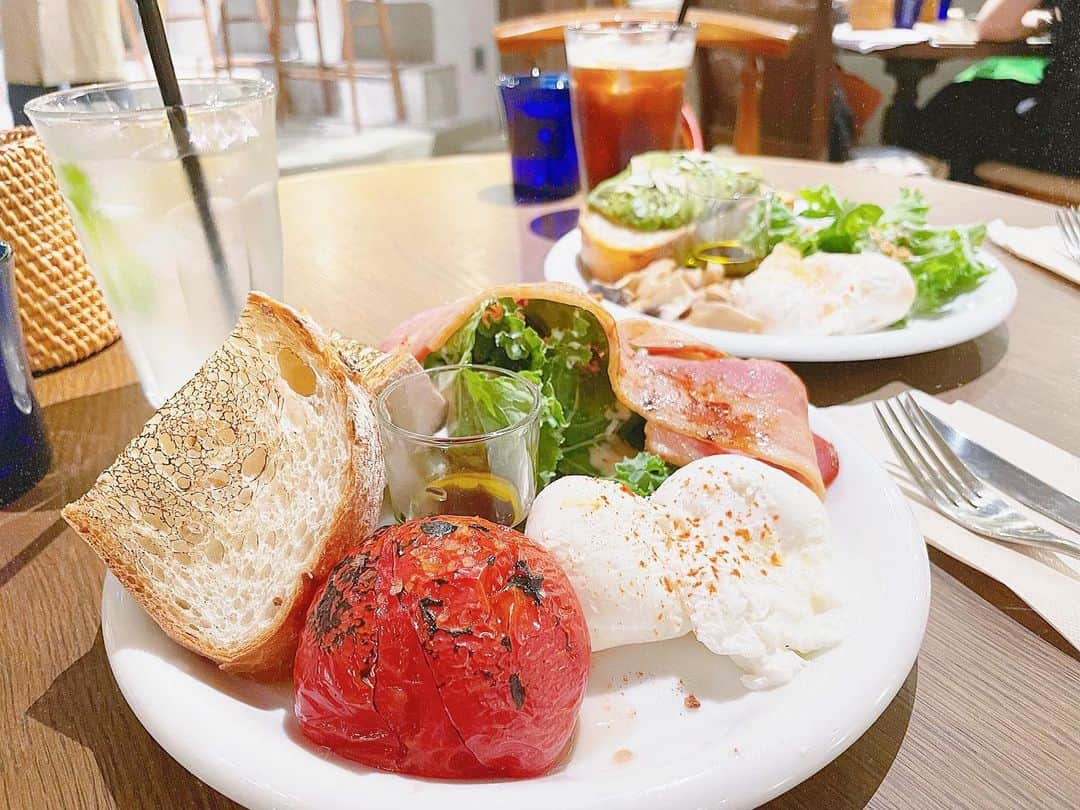 綾瀬麗奈さんのインスタグラム写真 - (綾瀬麗奈Instagram)「. Shibuya♡♡ 朝7時から営業されているカフェ☕️✨  優雅な時間。  .  #shibuya #シブヤ　#shibuyacafe #名古屋カフェ　#伏見カフェ　#大須カフェ　#名古屋グルメ　#伏見グルメ　#大須グルメ　#名古屋　#伏見　#白川公園　#大須　#名古屋ランチ　#伏見ランチ　#大須ランチ　#名古屋モーニング　#伏見モーニング　#大須モーニング」10月7日 20時10分 - ayasereina