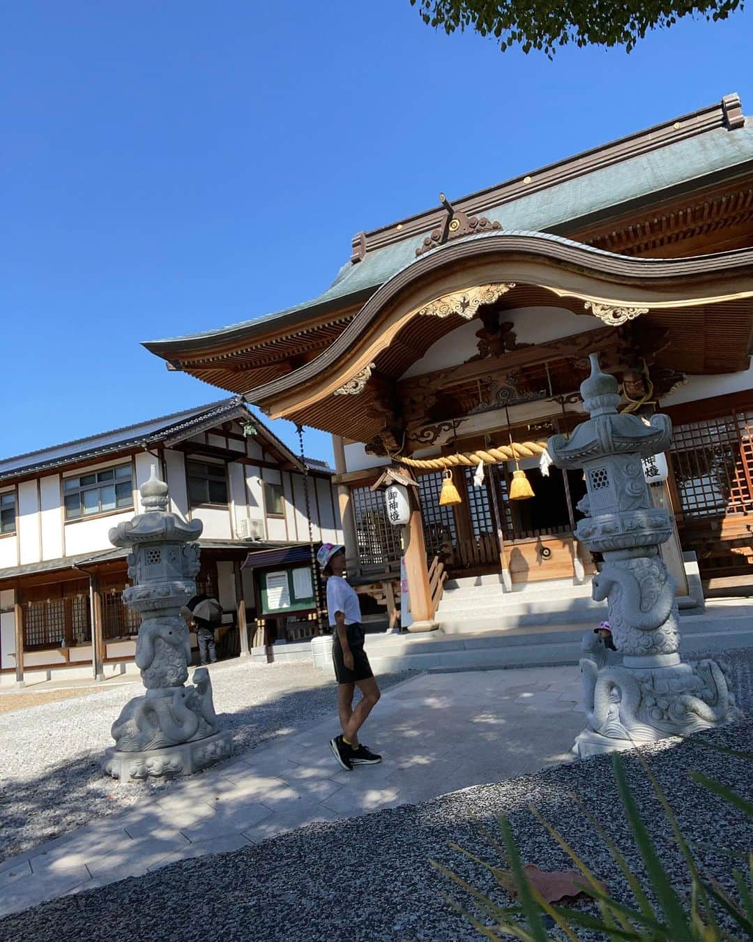 エマ中岡優姫さんのインスタグラム写真 - (エマ中岡優姫Instagram)「#白蛇神社  #サニ坊とエママの旅  #男の子ママ」10月7日 20時13分 - emma__yun