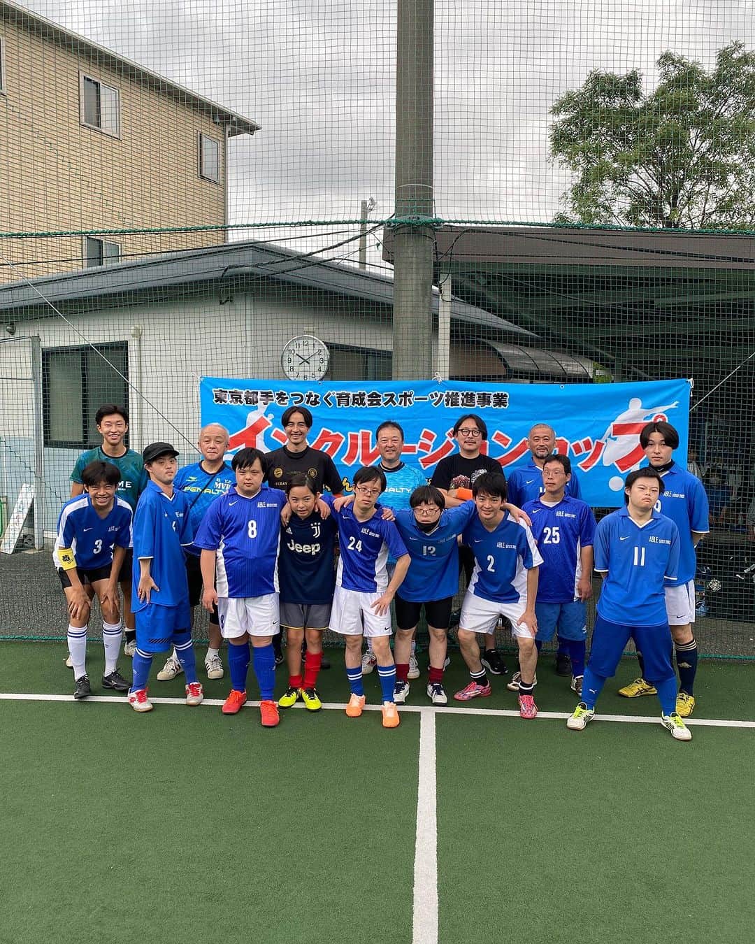 Shogoのインスタグラム：「3年半ぶりに開催したインクルージョンカップ⚽️  久しぶりにみんなとボール蹴れて楽しかったー！  赤ちゃんのころから息子を可愛がってくれて本当に感謝。  自分はシニア枠になり、息子も出してもらい年取ったなぁ。笑  次は念願の優勝しよう！」