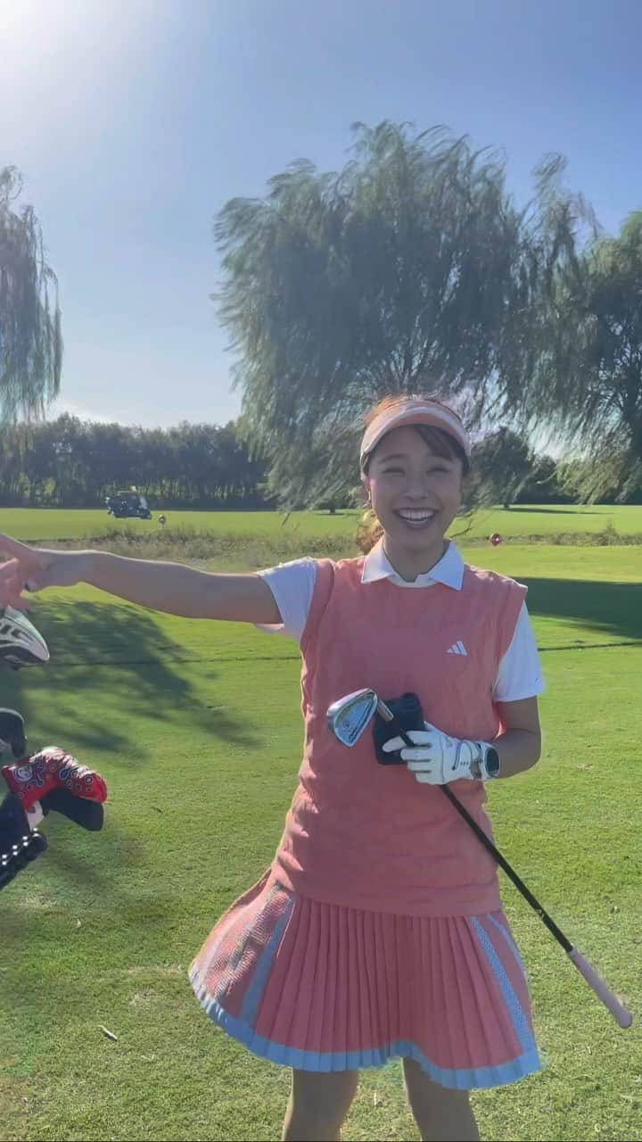 萩原菜乃花のインスタグラム：「初めてのKOSHIGAYA⛳️  リール動画作ってみた〜！ 一緒に回ったなみっきー、ゆきりんありがとう🥰 ずーっと楽しかった！またゴルフもご飯も行こ🫶  @adidasgolf の #ourfairway ラウンドで行ってきたよん🤍🤍🤍 今季の新作を着てラウンドして そのあとBBQ！ありがとうございました✨  #PR#adidas#giftedbyadidas#koshigayagolfclub#ラウンド#ゴルフ女子#スイング動画#ゴルフスイング#爆風」