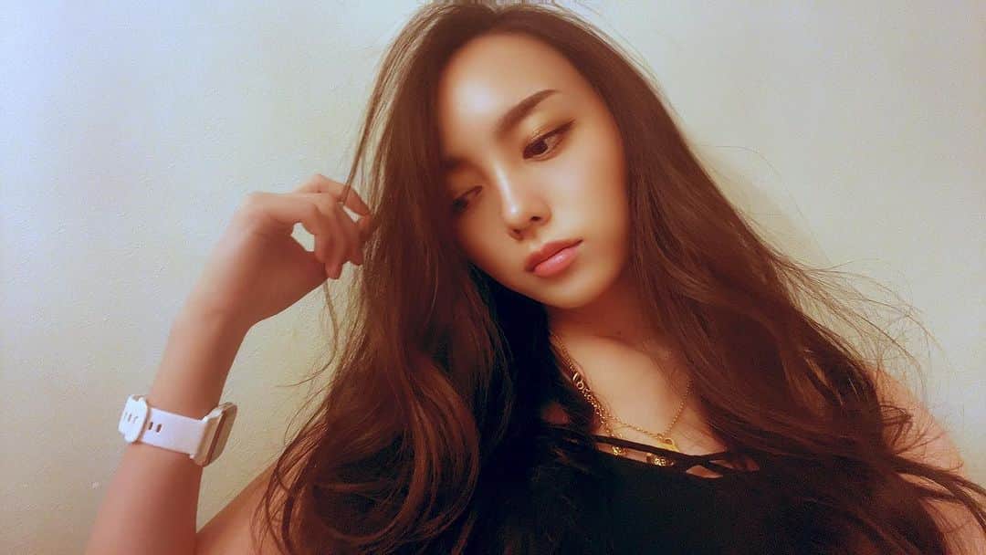 森本ナムアのインスタグラム：「あの頃を思い出すと また恋しくてせつなくなるね。  #autumn #秋」