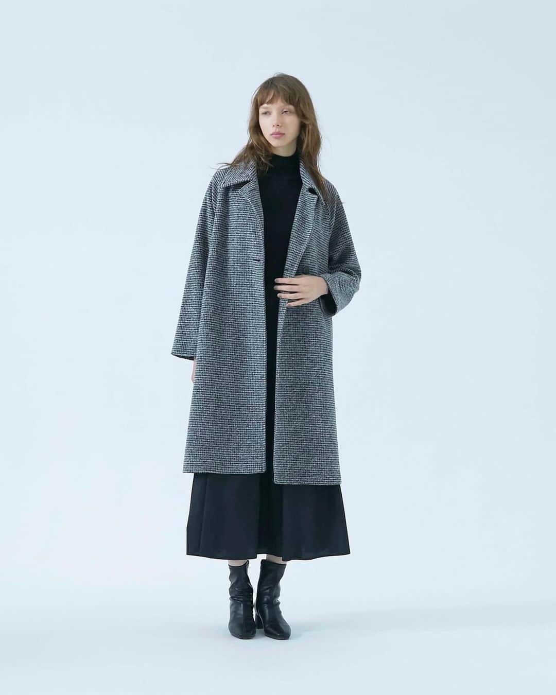 のインスタグラム：「NEW ARRIVALS ゆったりシルエットでこなれ感 羽織るだけで雰囲気のある着こなしが完成🧥  🏷️ スライバーチドリコート 商品No.637-97008  #opaqueclip #オペークドットクリップ」