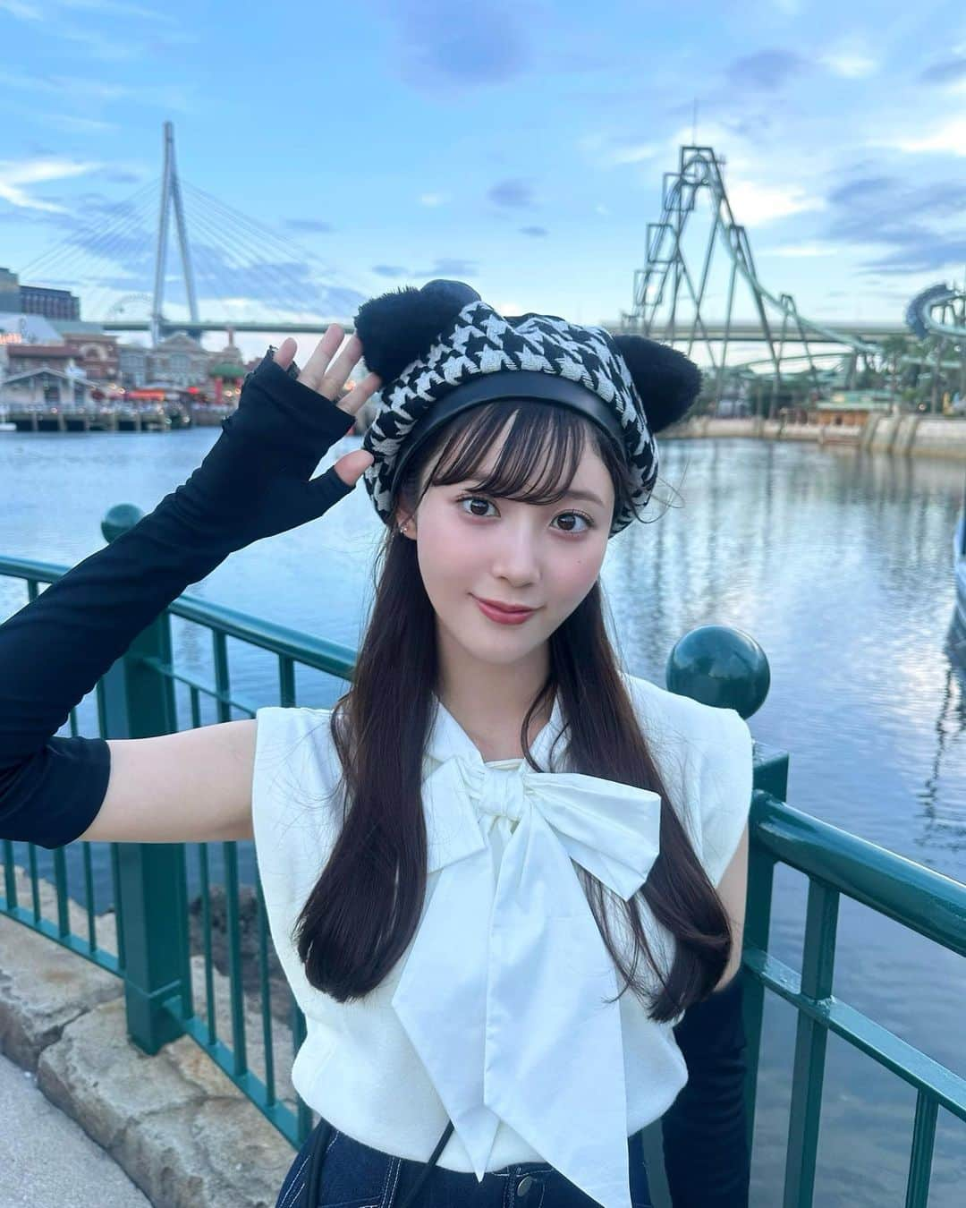 月野有菜さんのインスタグラム写真 - (月野有菜Instagram)「1年ぶりのUSJ🤍 ⁡ 今回は初めてマリオの乗り物に乗れて嬉しかったです🍄⭐️ ⁡ 少し前の写真なのでノースリーブなんです🫣 最近は一気に寒くなってきたので体調に気をつけてくださいね🍂」10月7日 20時29分 - yuna_tsukino920