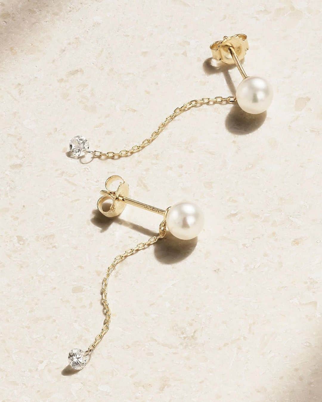 M I Z U K Iさんのインスタグラム写真 - (M I Z U K IInstagram)「Pierced ⚡️Diamonds   N E W Kissing diamonds & many more pierced diamonds and pearls now on @netaporter   . . . #netaporter  #new  #pierced #diamond #modern #pearl #seaofbeauty #mizuki #mizukijewels #mizukijewelry」10月7日 20時31分 - mizukijewels