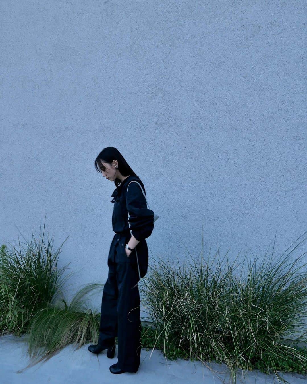 鈴木友菜さんのインスタグラム写真 - (鈴木友菜Instagram)「ホットドッグたべた🌭 私服  jump suit @yoke_tokyo  bag @jilsander  boots @maisonmargiela  accessory @lohmejewelry @spinellikilcollin @hermes @tomwood_project @allbluesofficial   #私服 #ootd」10月7日 20時31分 - yuuna_suzuki