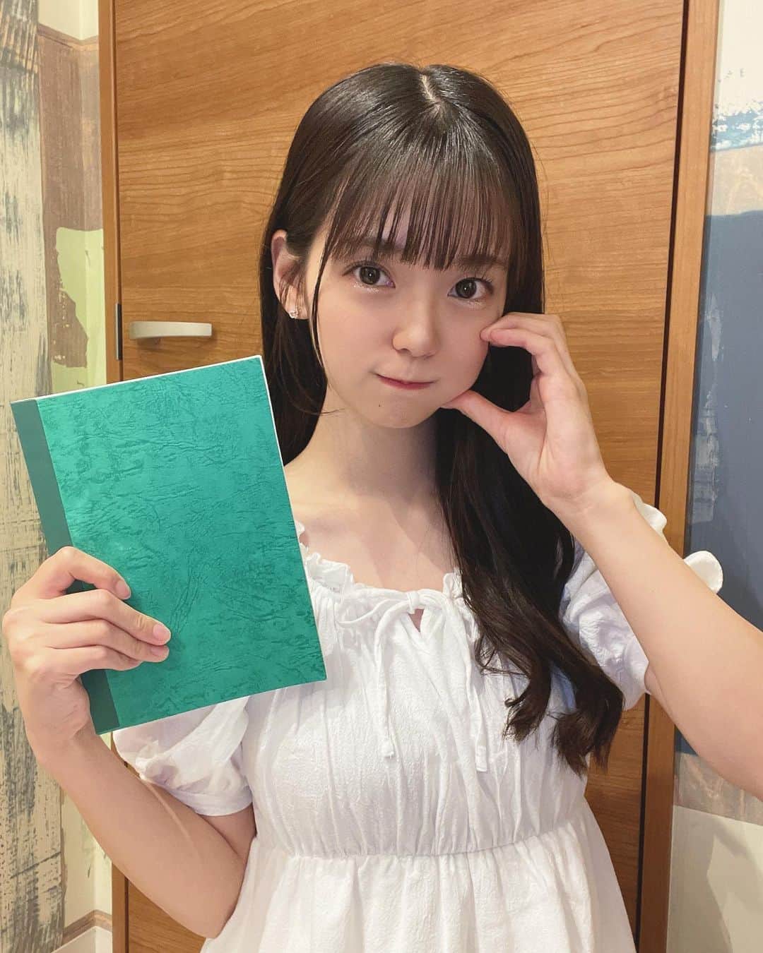 白石真菜さんのインスタグラム写真 - (白石真菜Instagram)「#キミに贈る朗読会 記憶の森とルミナストレイン 1日目が終了いたしました🙇🏻‍♀️՞  お越しくださった方、配信でご覧になった方、応援電波送ってくださった方ありがとうございます！✨  新しい作品に出会うとその人の人生を疑似体験しているみたいでとても楽しいです。 明日もありますのでぜひ🫶    #朗読会  #朗読劇 #白石真菜 #しーまな」10月7日 20時33分 - shiraishi_mana47