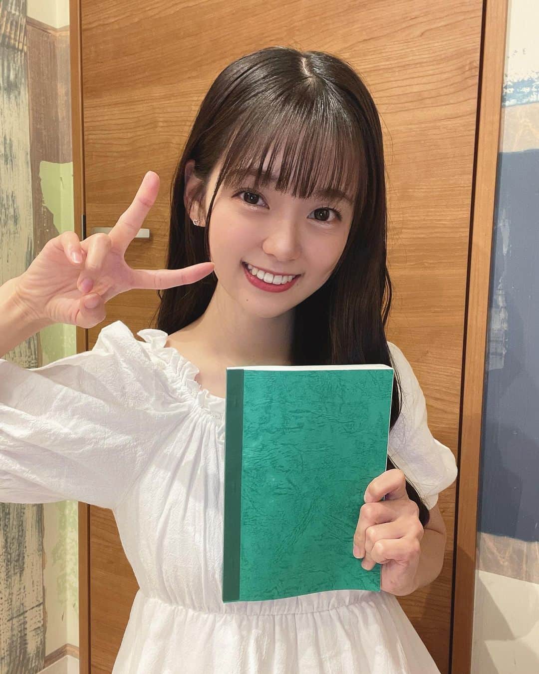 白石真菜さんのインスタグラム写真 - (白石真菜Instagram)「#キミに贈る朗読会 記憶の森とルミナストレイン 1日目が終了いたしました🙇🏻‍♀️՞  お越しくださった方、配信でご覧になった方、応援電波送ってくださった方ありがとうございます！✨  新しい作品に出会うとその人の人生を疑似体験しているみたいでとても楽しいです。 明日もありますのでぜひ🫶    #朗読会  #朗読劇 #白石真菜 #しーまな」10月7日 20時33分 - shiraishi_mana47