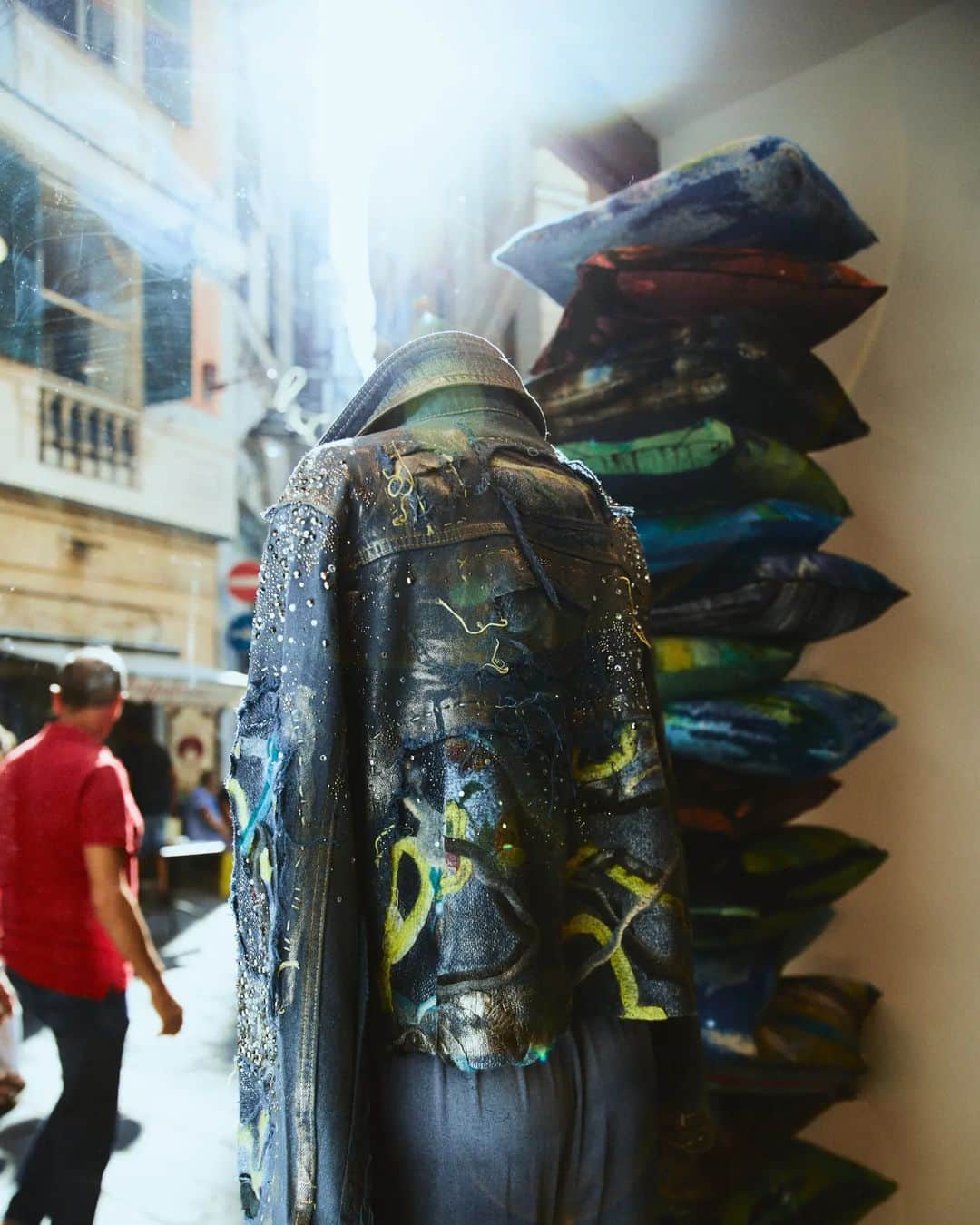 さんのインスタグラム写真 - (Instagram)「AVANT TOI x Genova Jeans 2023 We have some surprises to show you... Come and visit us in the historic center of Genoa!  October 5-8 | 10am-7pm PIAZZA DI FOSSATELLO, GENOVA  @genova_jeans  #AvantToi #AvantToiColors #GenovaJeans #GenovaJeans23 #jeanscommunity #jeanslovers #jeans #AvantToiWorld #cashmere #ArtToWear #knitwear #Genova」10月7日 20時42分 - avant_toi.it