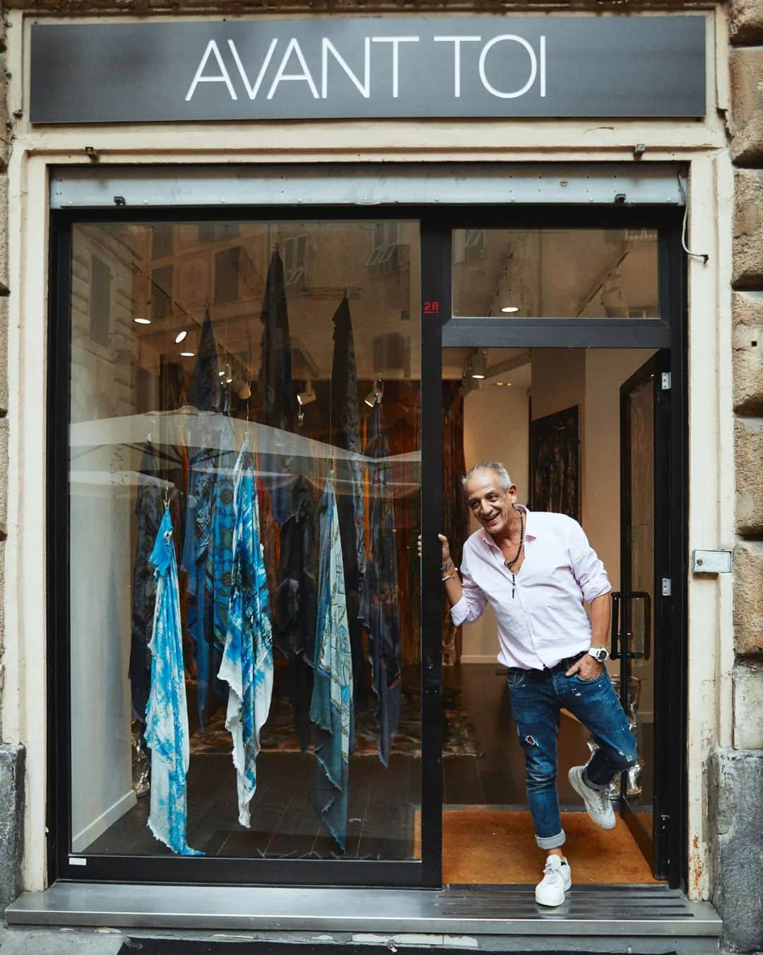 さんのインスタグラム写真 - (Instagram)「AVANT TOI x Genova Jeans 2023 We have some surprises to show you... Come and visit us in the historic center of Genoa!  October 5-8 | 10am-7pm PIAZZA DI FOSSATELLO, GENOVA  @genova_jeans  #AvantToi #AvantToiColors #GenovaJeans #GenovaJeans23 #jeanscommunity #jeanslovers #jeans #AvantToiWorld #cashmere #ArtToWear #knitwear #Genova」10月7日 20時42分 - avant_toi.it