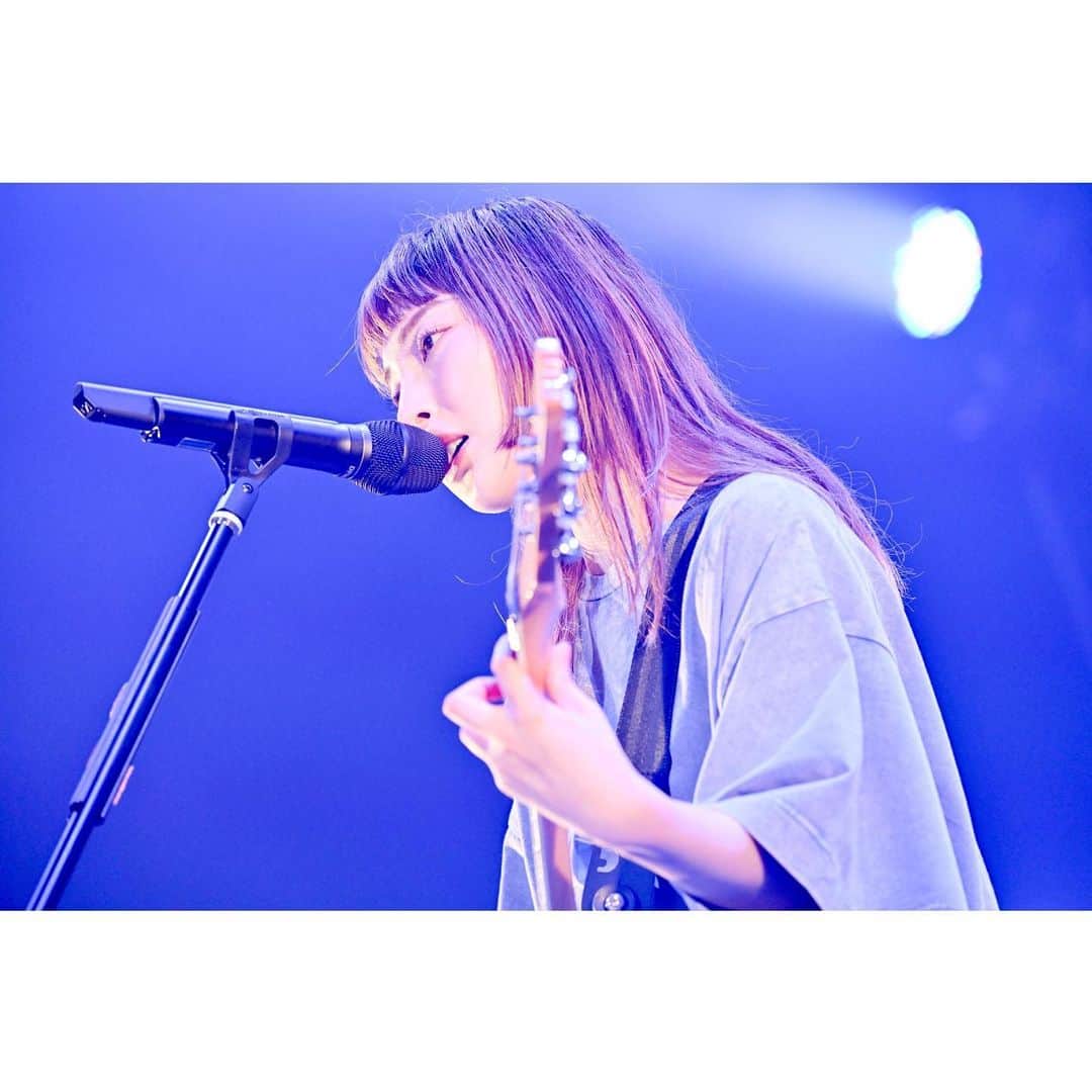 家入レオさんのインスタグラム写真 - (家入レオInstagram)「Nakedツアーはじまりました！ 大阪Zepp Namba初日ぶち上がりましたねー！最高の夜をありがとうー！あと、最高の約束を大阪のみんなとできて、強くなろうって思えました！  あいしてるう！  📸 @bit_direction   #家入レオ #nakedツアー」10月7日 20時43分 - leoieiri