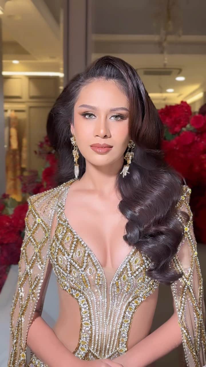 Ivan Gunawanのインスタグラム：「Home Coming For @sahidasheikk 1st Runner Up Miss Aura International 2023  Make Up by @sabilmakeup Directed @erniaredberry  Hairstylist @andarestaharyanto_  Gown by @brianvo.fashion  Stylist @aan_afrino   Cc : @ivan_gunawan @yayasanduniamegabintang @dardo_djf @meidypesik @arigiowijaya   #missaurainternational #sahidasheik」