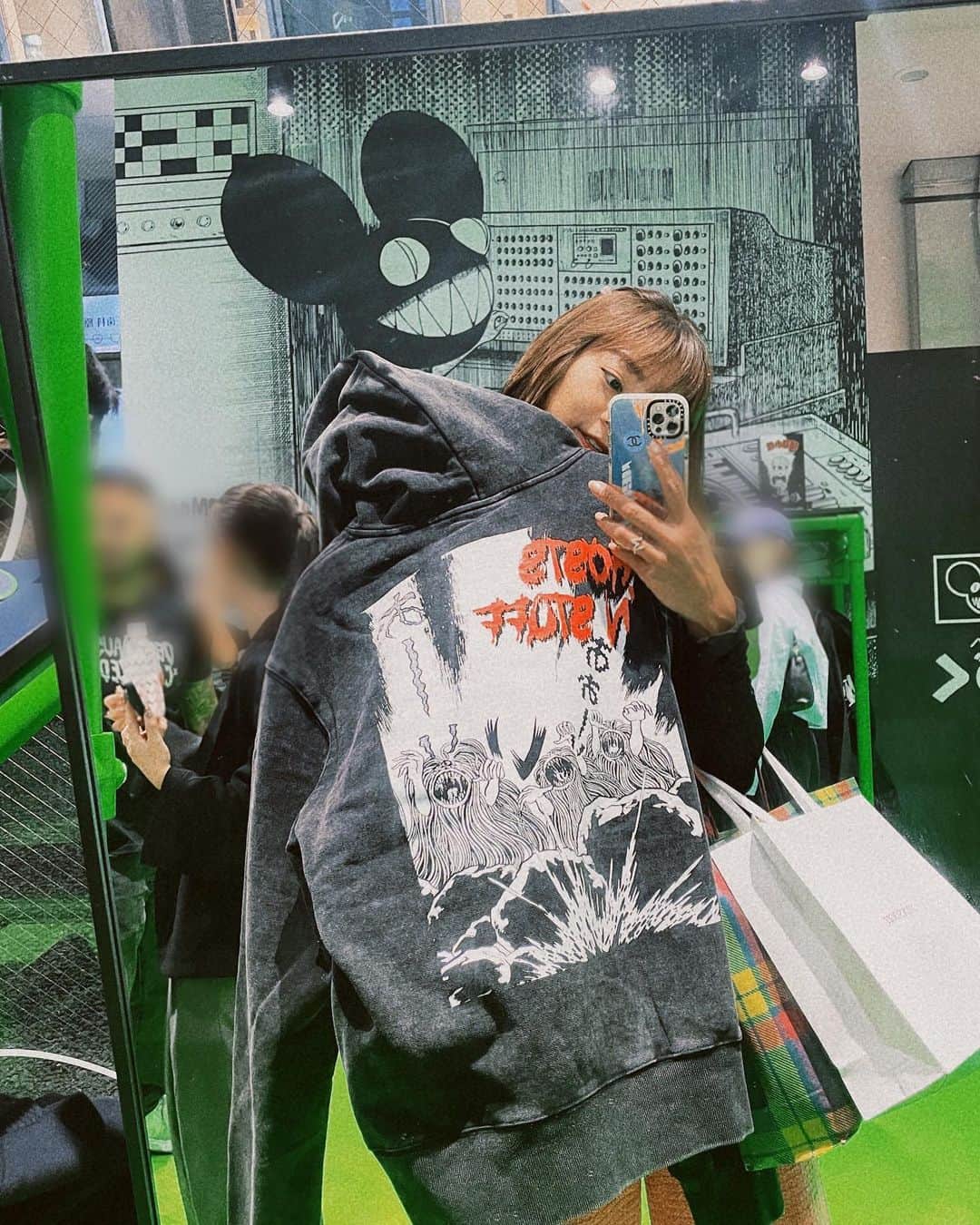 のインスタグラム：「🐉🌝🍏💚  #popup #deadmau5」
