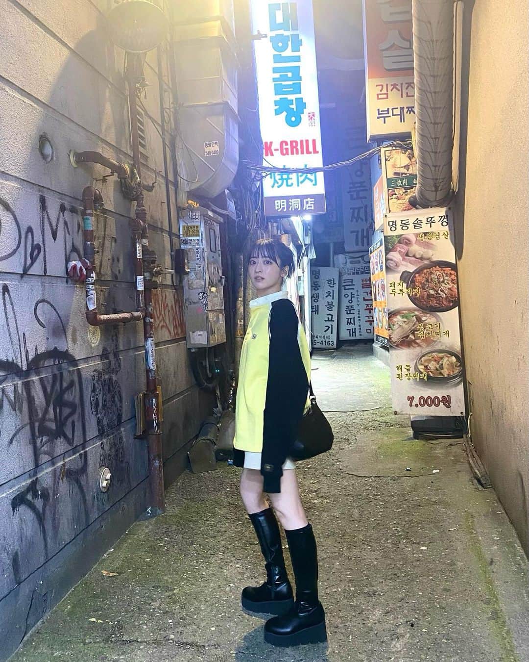 末吉 瞳のインスタグラム：「最近はラフなスタイリング好き🤍  #韓国旅行 #korea  #韓国グルメ #明洞 #聖水  #狎鴎亭 #ソウル  #압구정　#성수　#명동」