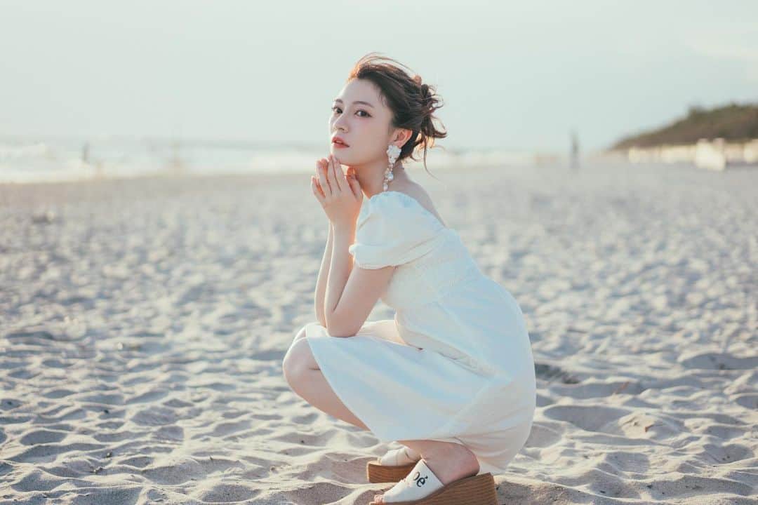 廣川奈々聖さんのインスタグラム写真 - (廣川奈々聖Instagram)「とある夏の日でした🐰🪽♡ ⁡  📷´- ⁡ ⁡#ポートレート #海岸 #portraitmood #japanphotography」10月7日 21時03分 - nanaseven7_u_u